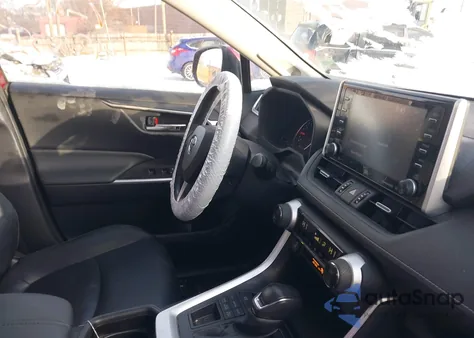 2019 Toyota Rav4 Xle Premium z USA, uszkodzony, nr VIN JTMA1RFV9KD015777